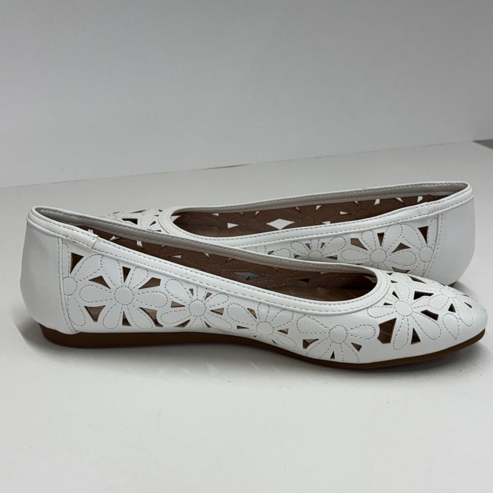 Mootsies Tootsies White Floral Cutout Ballet Flats Brunch Spring Shower 11M - Picture 7 of 10